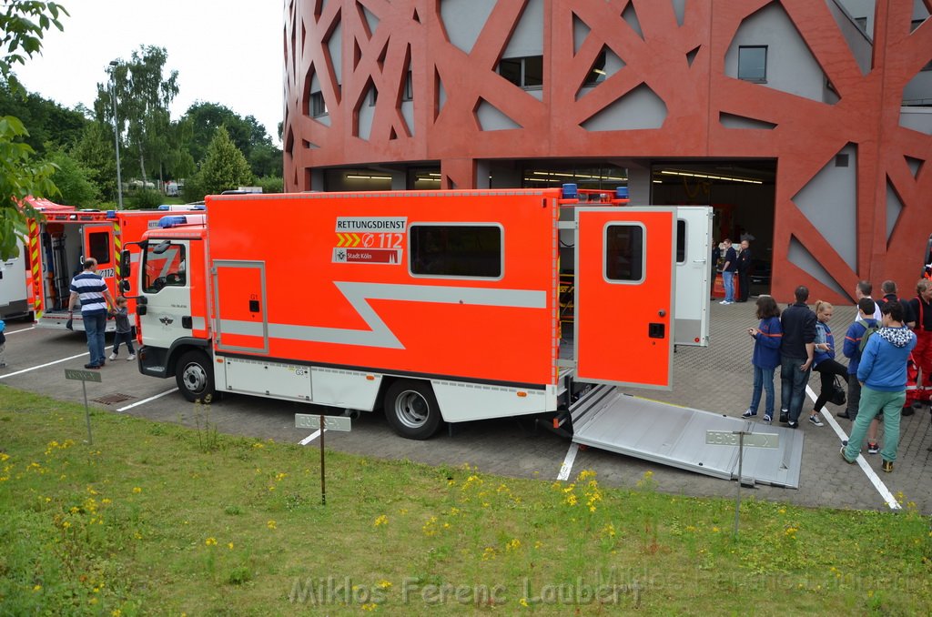 Tag der Offenen Tuer BF Koeln Weidenpesch Scheibenstr P062.JPG